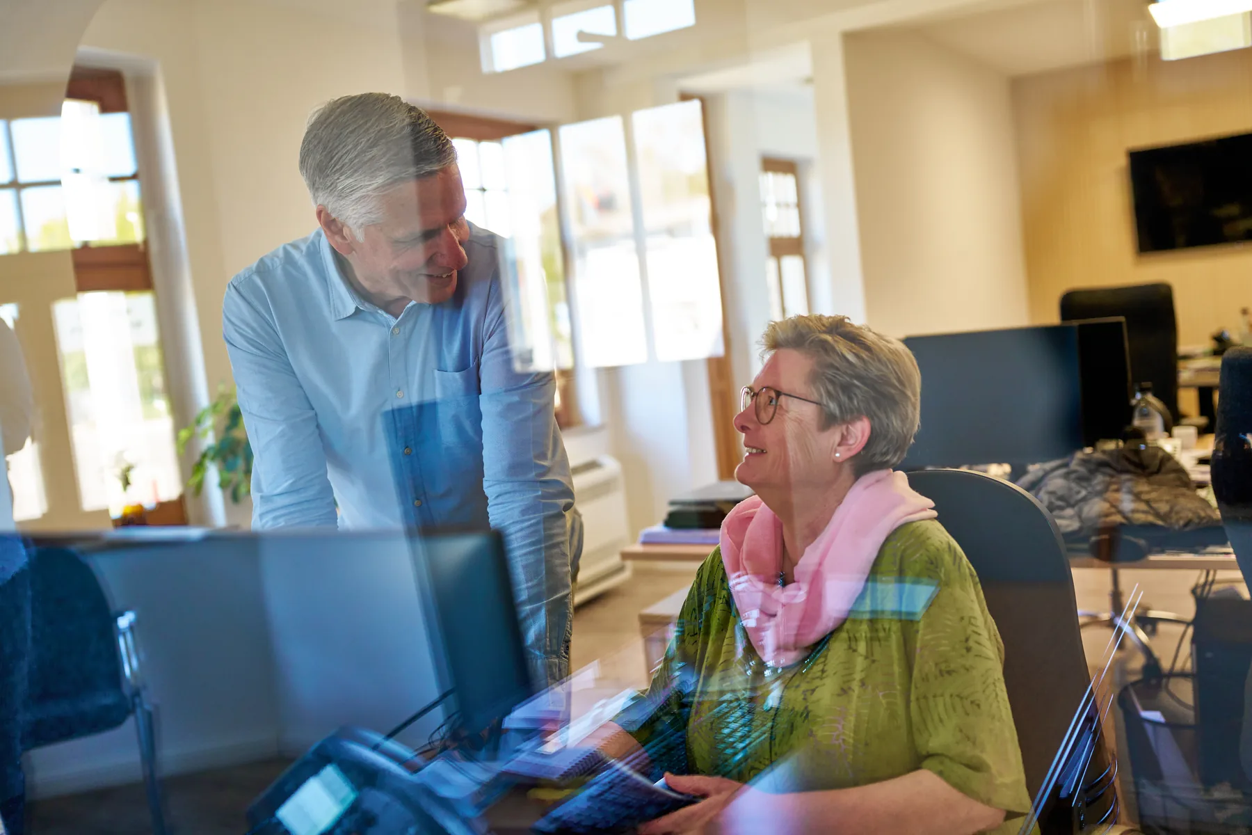 Beratung im Büro von Sommer Immobilien